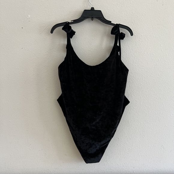 Something Navy Women’s Sz XXL Black Velvet Floral Strap One Piece Swimsuit - Picture 1 of 12